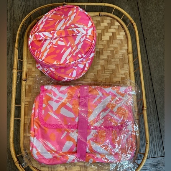 BNWT MARYSQUARE MAKEUP BAGS-MAKEUP ROLL UP BAT ROUND MAKEUP BAG PINK FLORAL - Picture 1 of 6